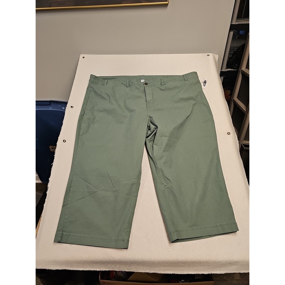 Old Navy Womens Plus Siz 30 Short Sage Green Cropped Capri Pants New 410935-03-1